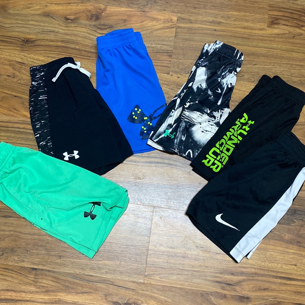 6-YXS Under Armour Boy Shorts